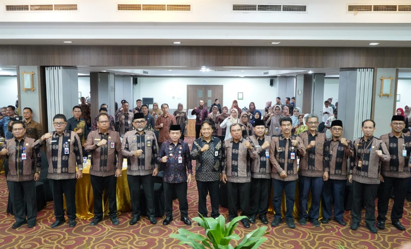 Didampingi Deputi Dalduk BKKBN, Gubernur Jambi Kukuhkan Tim Grand Desain Pembangunan Kependudukan, PETAJAMBI.COM