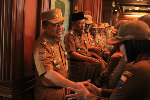 Hari Pertama Masuk Kerja, Gubernur dan Wagub Halal Bihalal dengan Pegawai Pemprov Jambi, PETAJAMBI.COM