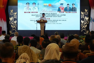 Pelantikan Pengurus Pusat IKA UNJA, Gubernur Gaungkan Jaga Kekompakan, PETAJAMBI.COM