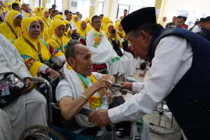 Wagub Lepas Keberangkatan JCH Provinsi Jambi Kloter Pertama, PETAJAMBI.COM