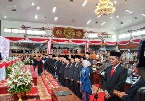 55 Anggota DRPD Provinsi Jambi Resmi Dilantik, Hafiz Fattah Ketua Sementara, PETAJAMBI.COM
