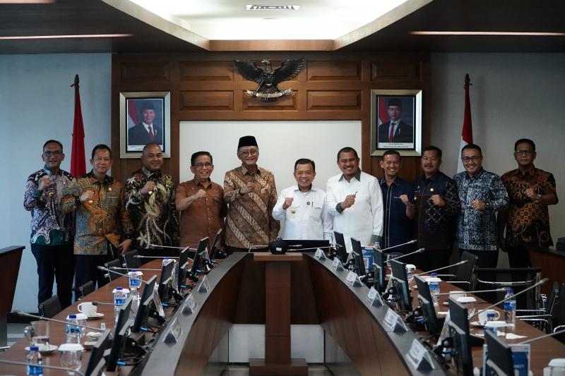 Al Haris Temui Menteri PU, Dorong Pembangunan Infrastruktur di Jambi, PETAJAMBI.COM